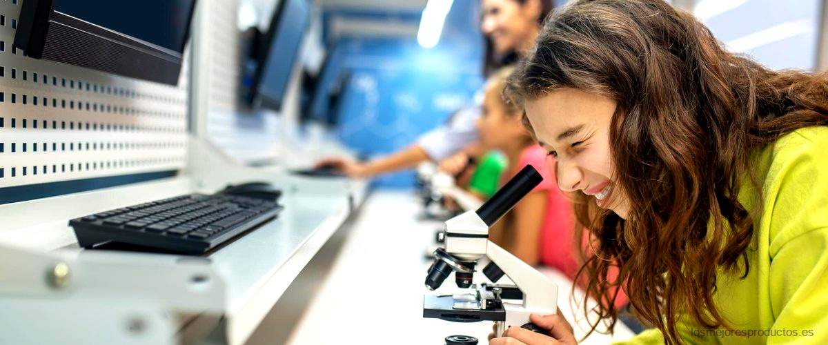 ¿Cómo se llama el microscopio escolar?