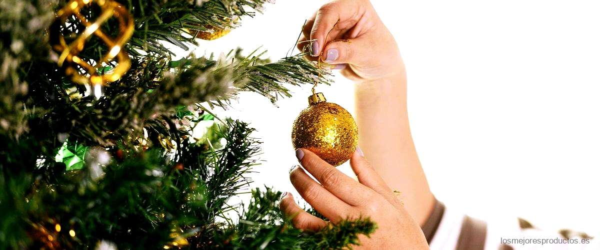 ¿Cómo se llama lo que se pone en el árbol de Navidad?