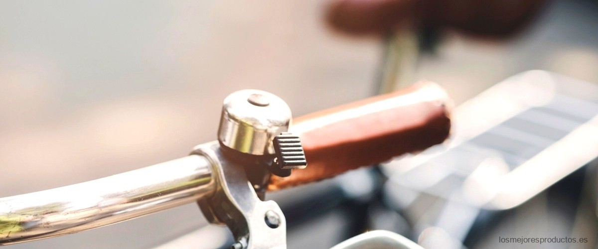 ¿Cómo se llaman las piezas que unen el eje del pedalier con los pedales?