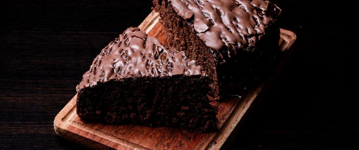 ¿Cuántas calorías tiene un trozo de tarta de tres chocolates?