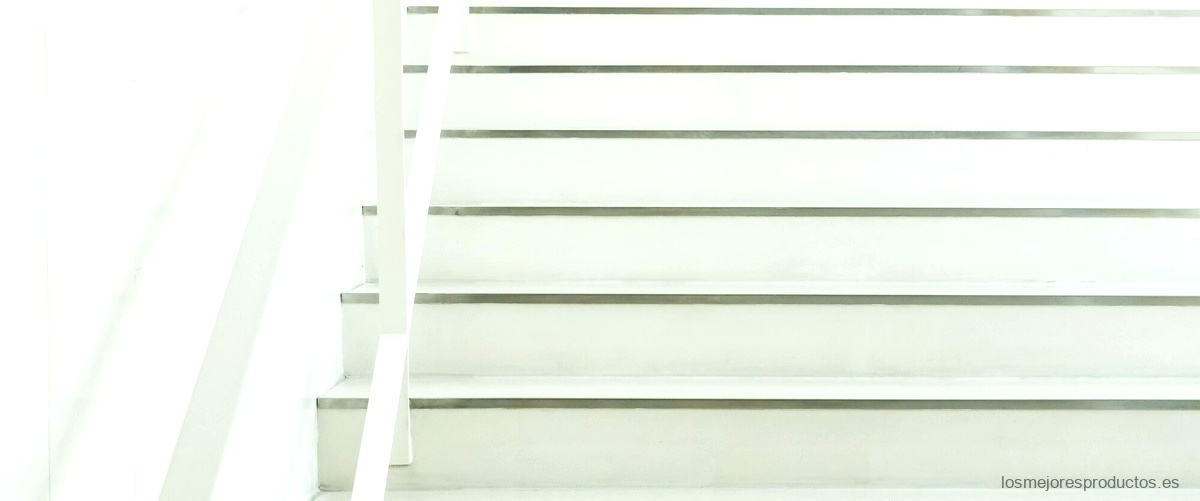 ¿Qué altura debe tener una barandilla de escalera?