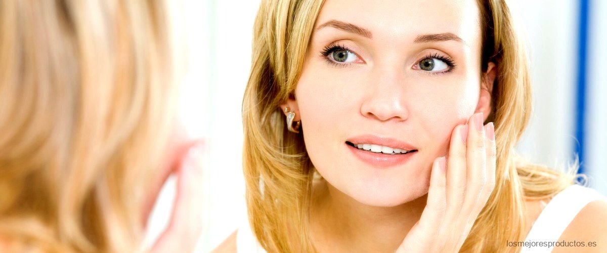 ¿Qué crema es buena para estirar la piel de la cara?