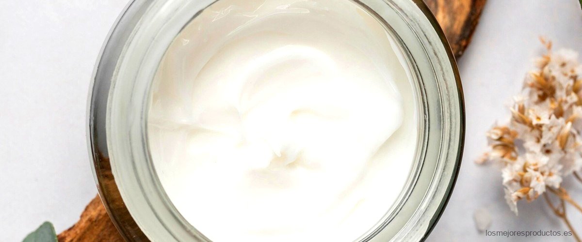 ¿Qué crema es buena para la dermatitis en la piel?