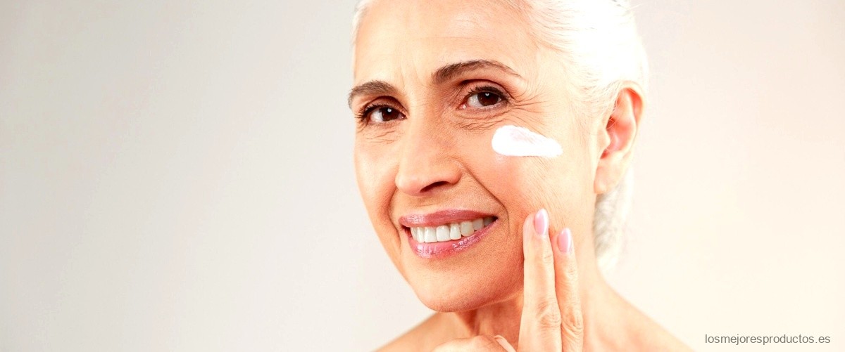 ¿Qué crema es buena para rejuvenecer la cara?
