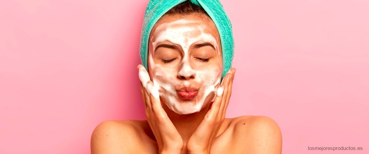 ¿Qué es la doble limpieza facial?