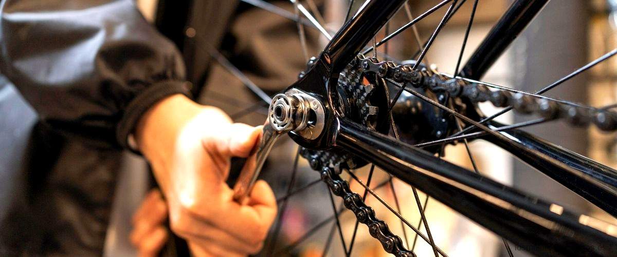 ¿Qué hacer si se pincha la rueda de la bici?