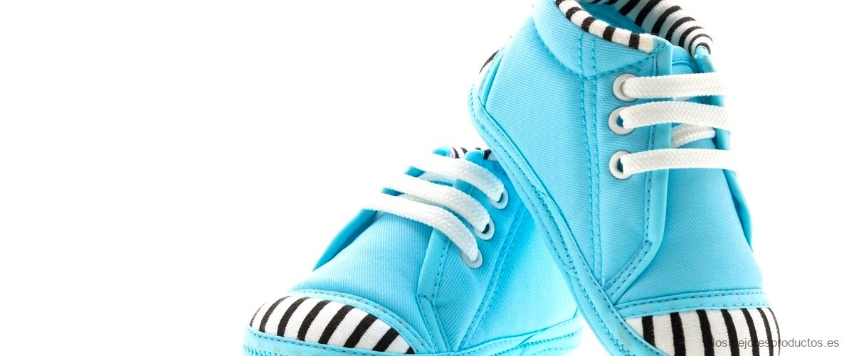 Zapatillas luces niño Primark: brillo y estilo para los más pequeños